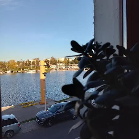 Nad Jeziorakiem Apartment
